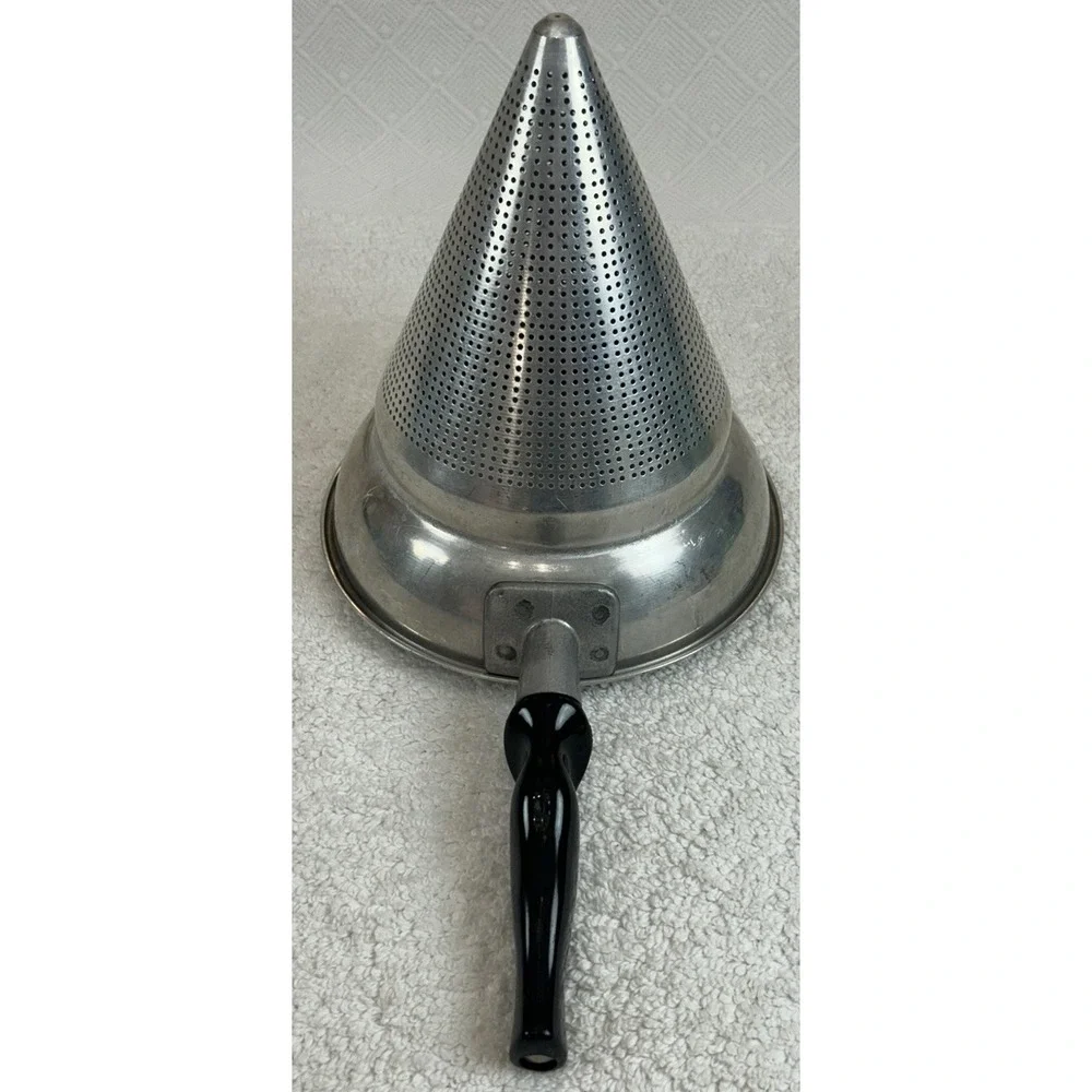 Vtg Wear-Ever 475 USA Aluminum Cone Sieve Strainer Colander & Wood Pestle EUC